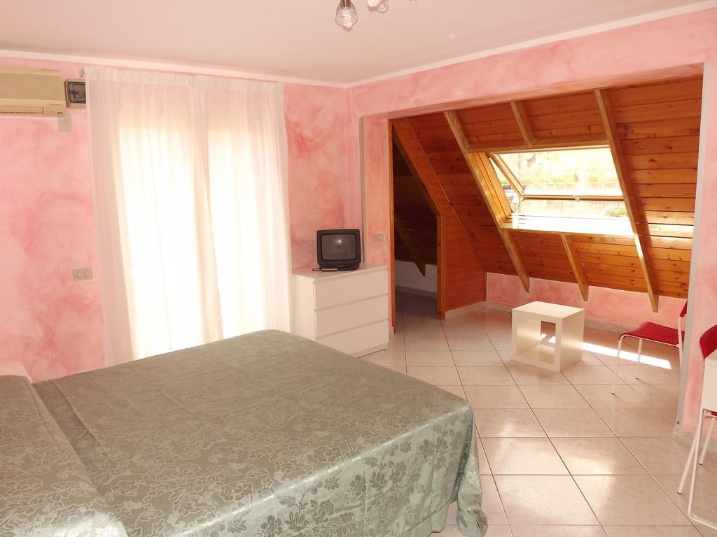 Villa Jovanna Letojanni Habitación foto